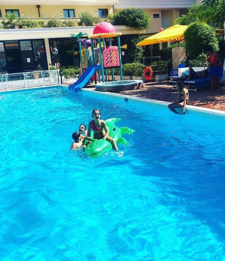فندق بارك كورسال ميسانو ادرياتيكو المظهر الخارجي الصورة
